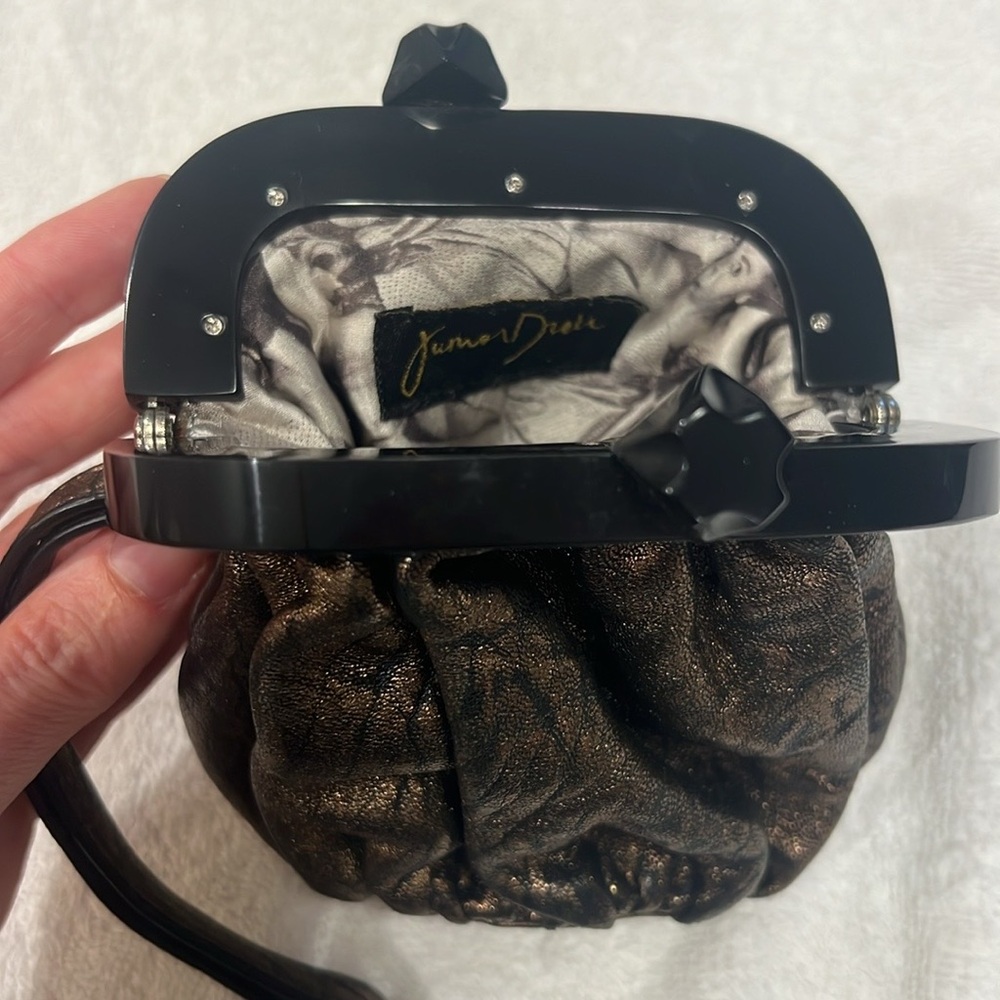 💥SALE! Junior Drake Black and Gold Leather Mini Clutch with Kiss-Lock Closure - Picture 4 of 7